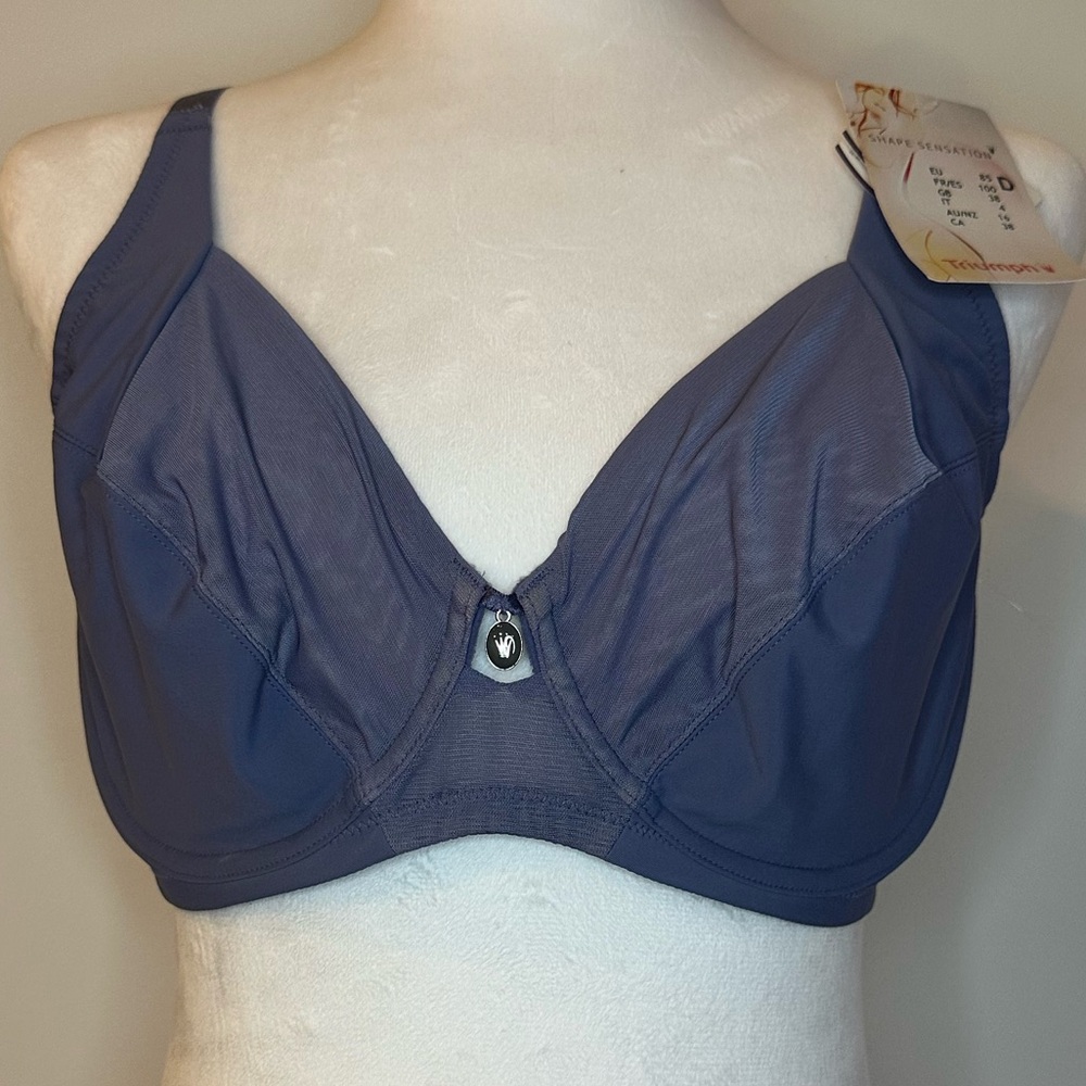 NWT - Triumph Deep Blue Bra- European brand -38DD
